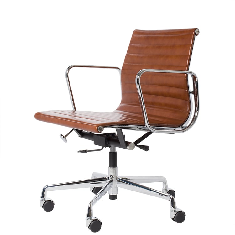 Charles Eames style, Kontorstol EA117 læder antik