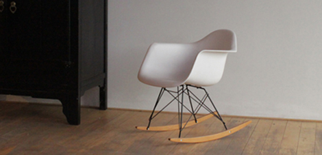 Design Eames RAR schommelstoel wit in Denemarken
