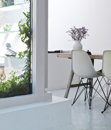 Eames DSW stoel wit bij dk.freefurn.com